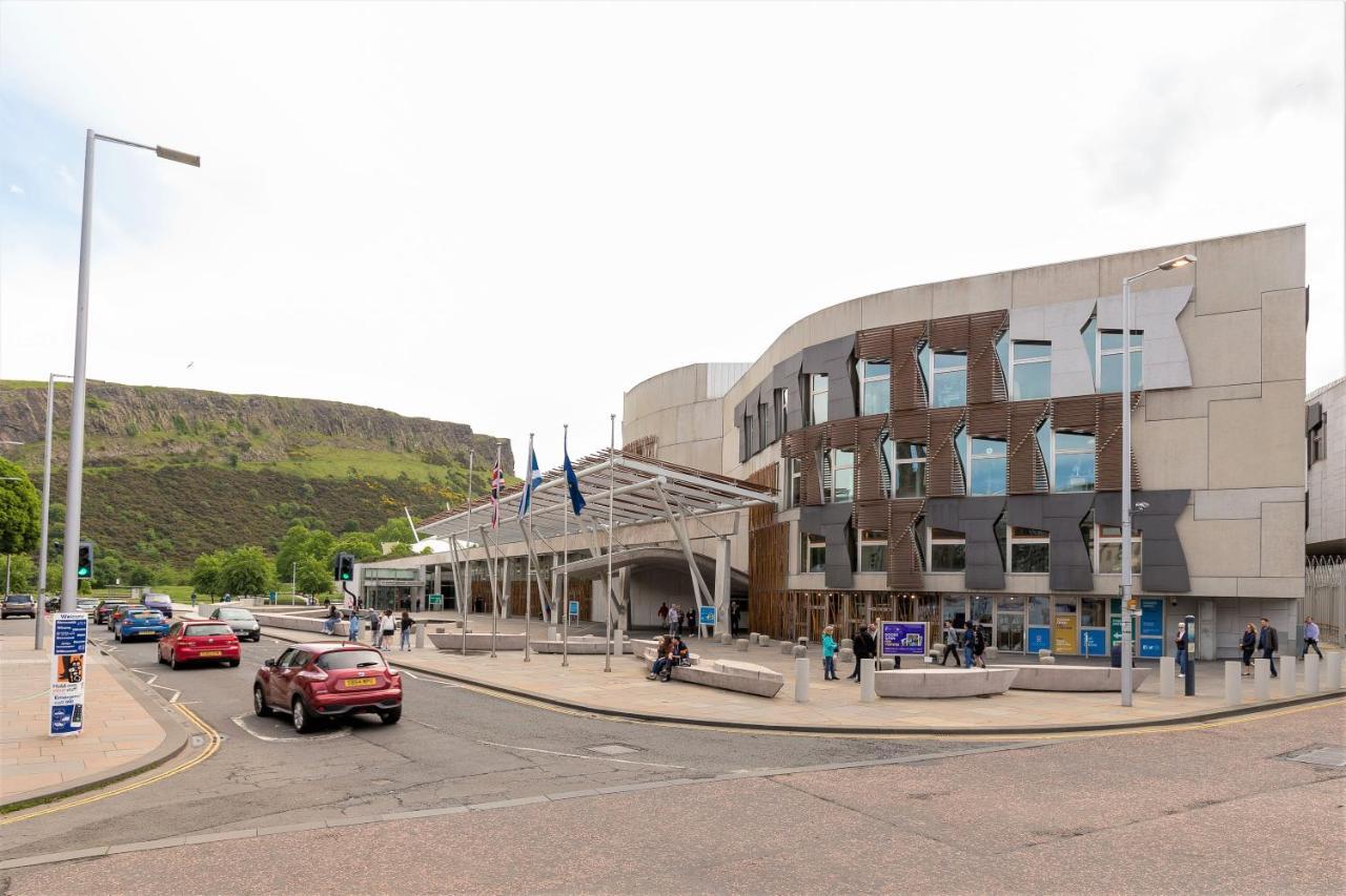 Stunning 1 Bed At Holyrood Palace & Arthurs Seat Edinburgh Exterior photo
